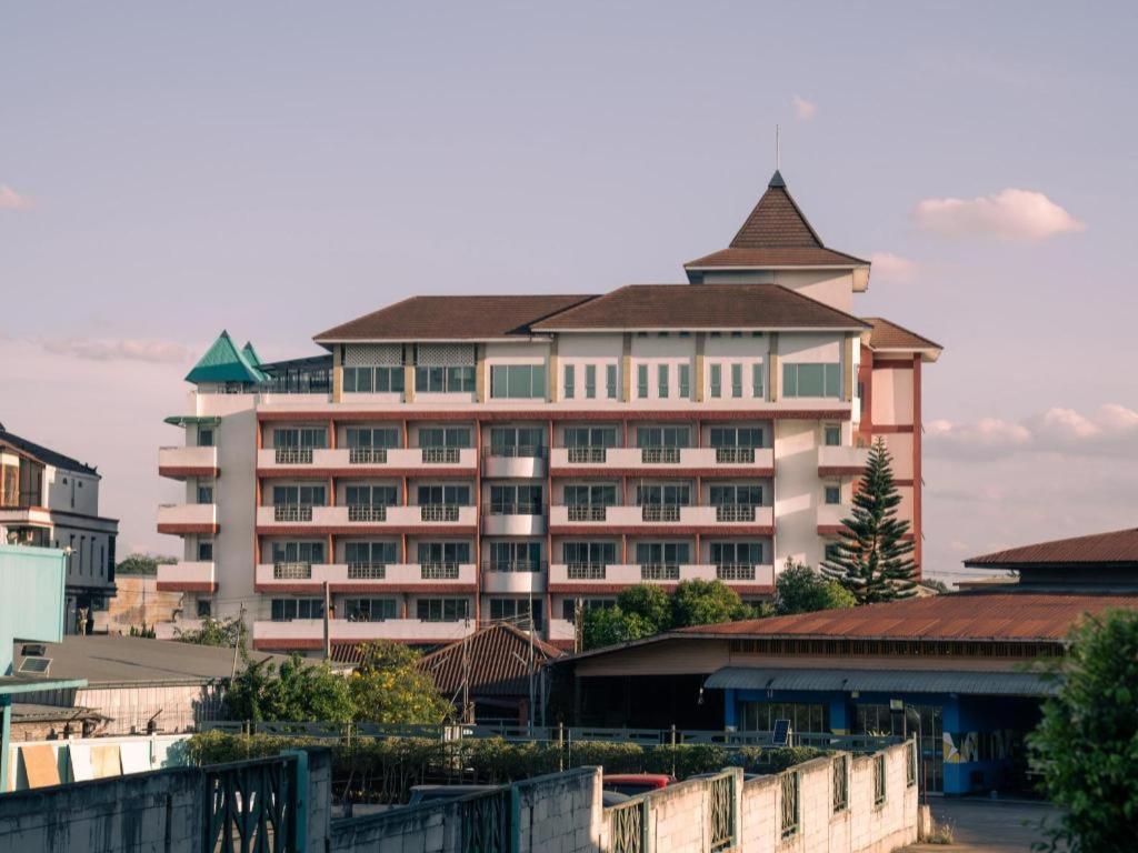 Hotel The Mansion Pakchong Mu Si Exterior foto
